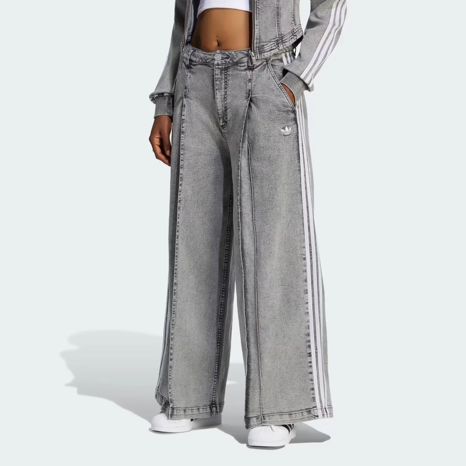 Женские джинсы широкого кроя с защипами Denim Pleats Wide Leg Pants Adidas Originals, серый деним
