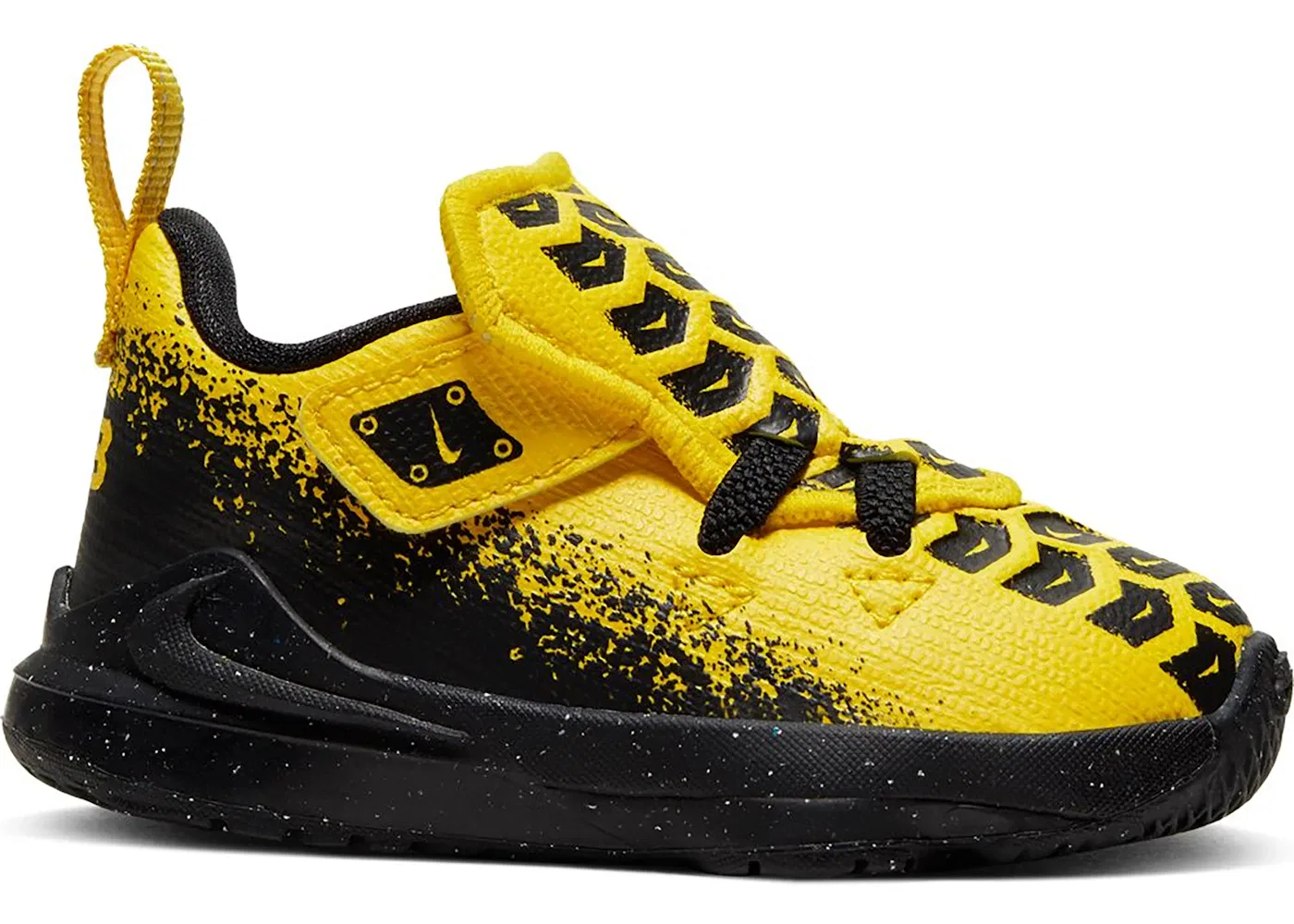 Детские кроссовки для мальчиков баскетбольные Nike LeBron 17, Chrome Yellow/Black