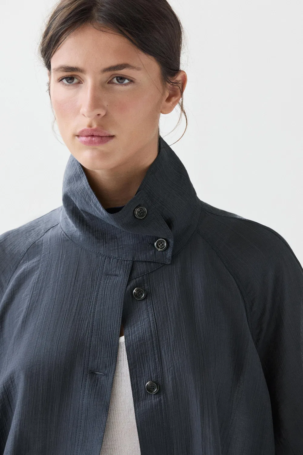 Рубашка-куртка Massimo Dutti, свободная модель с объемными деталями, выцветший синий — фото 4