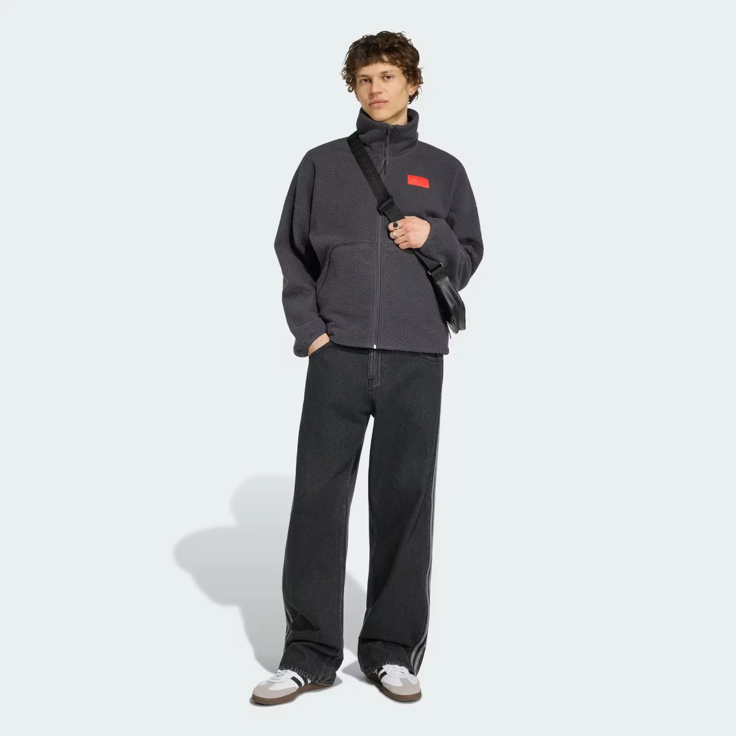Мужская флисовая куртка на молнии Audi Formula One Team Elevated Polarfleece Adidas Performance, Utility Black/Hi-Res Red — фото 4