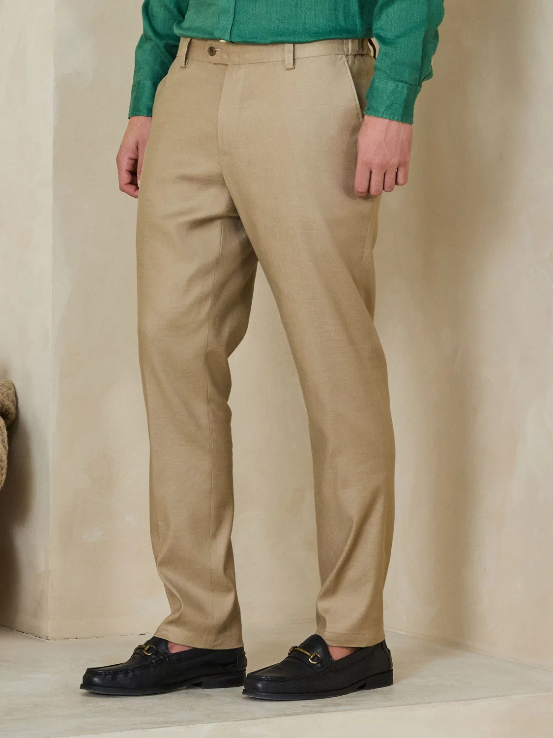 Next Умные брюки Stone Slim Fit из льна TENCEL с добавлением лиоцелла Motionflex