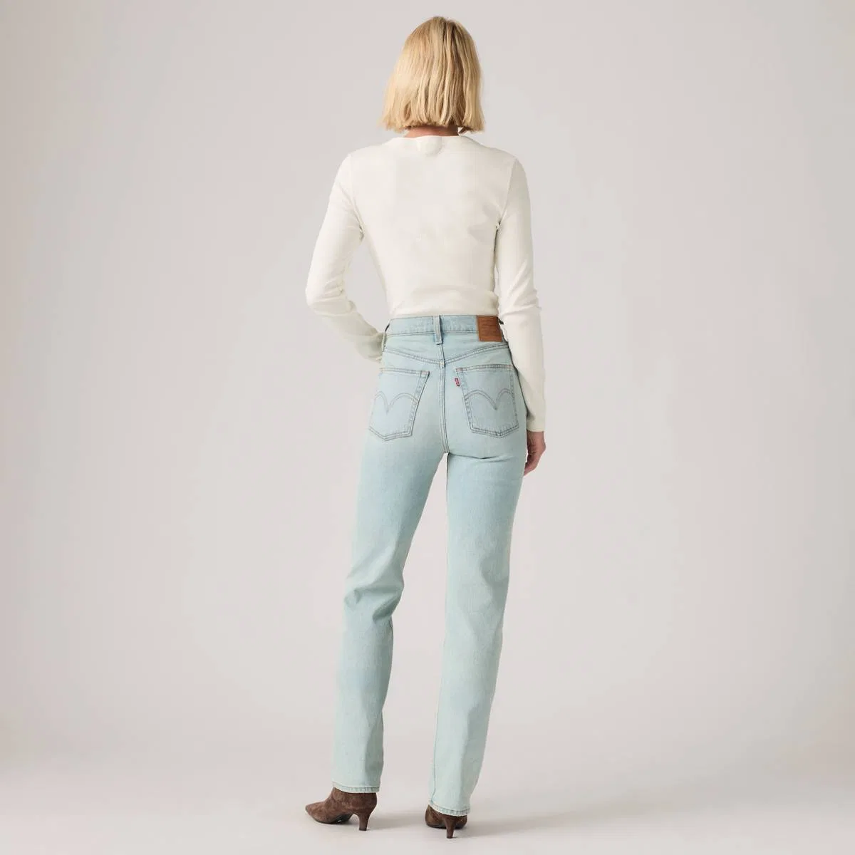 Женские джинсы-клеш с зауженными штанинами Levi's, Belindas Light - Light Wash — фото 3