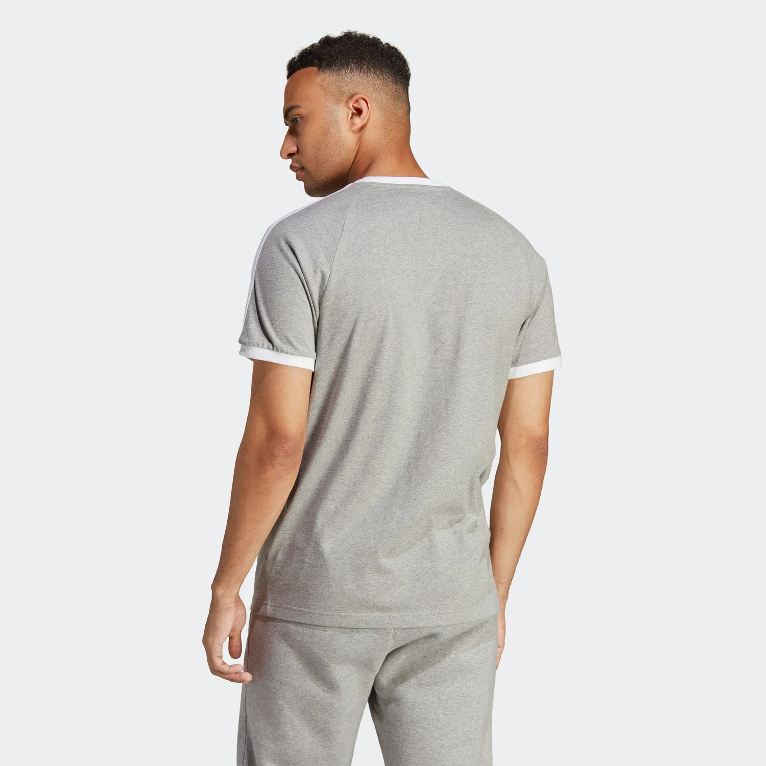Мужская классическая футболка с тремя полосками Adidas Originals, Medium Grey Heather — фото 2