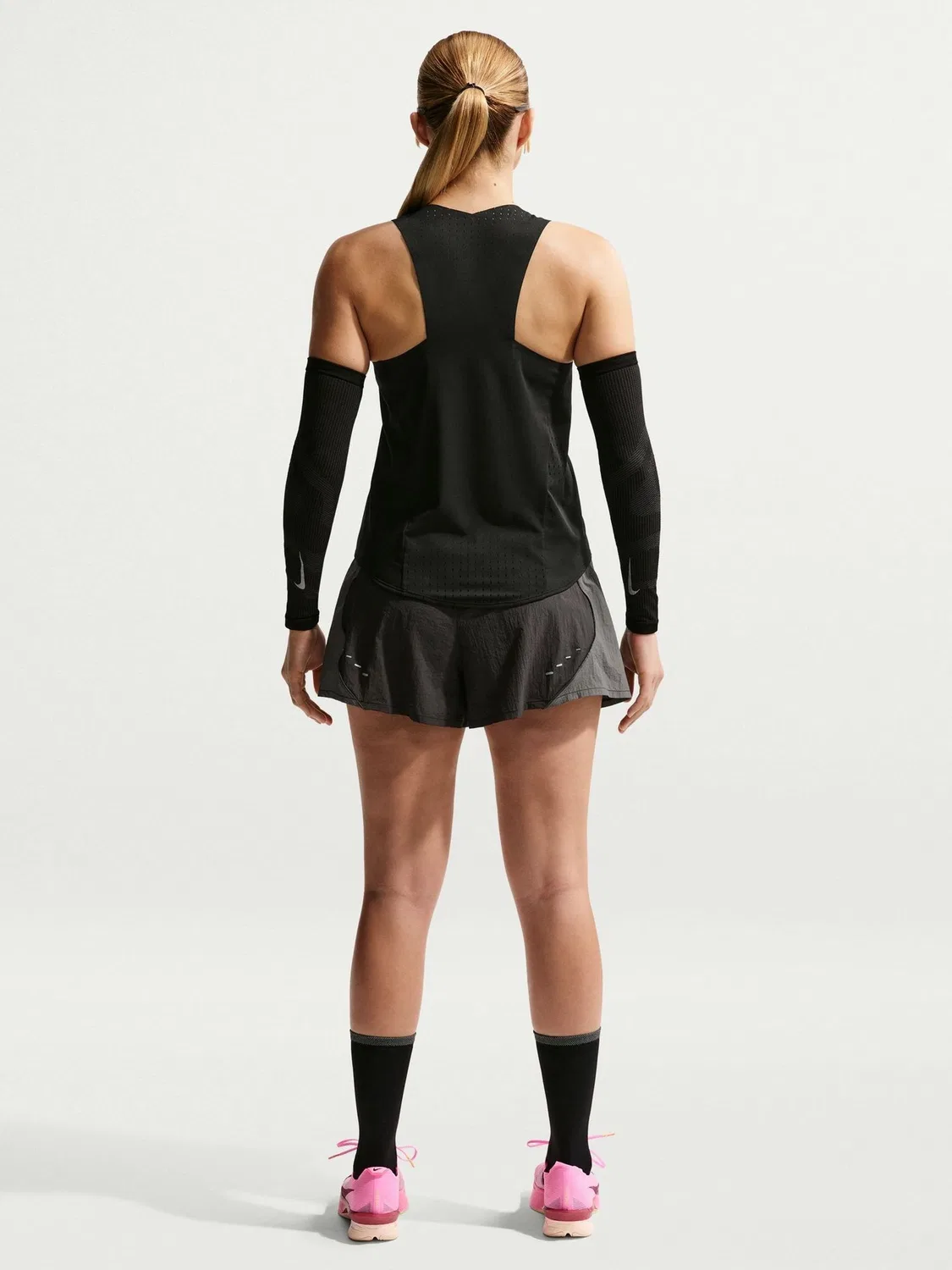 Топ Nike AeroSwift Dri-FIT ADV для бега, черный — фото 2