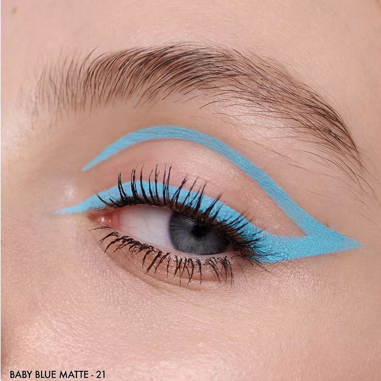 Тени для век и подводка для глаз Sephora Collection Sephora Colorful Waterproof Multi-Stick, 21 baby blue matte — фото 3