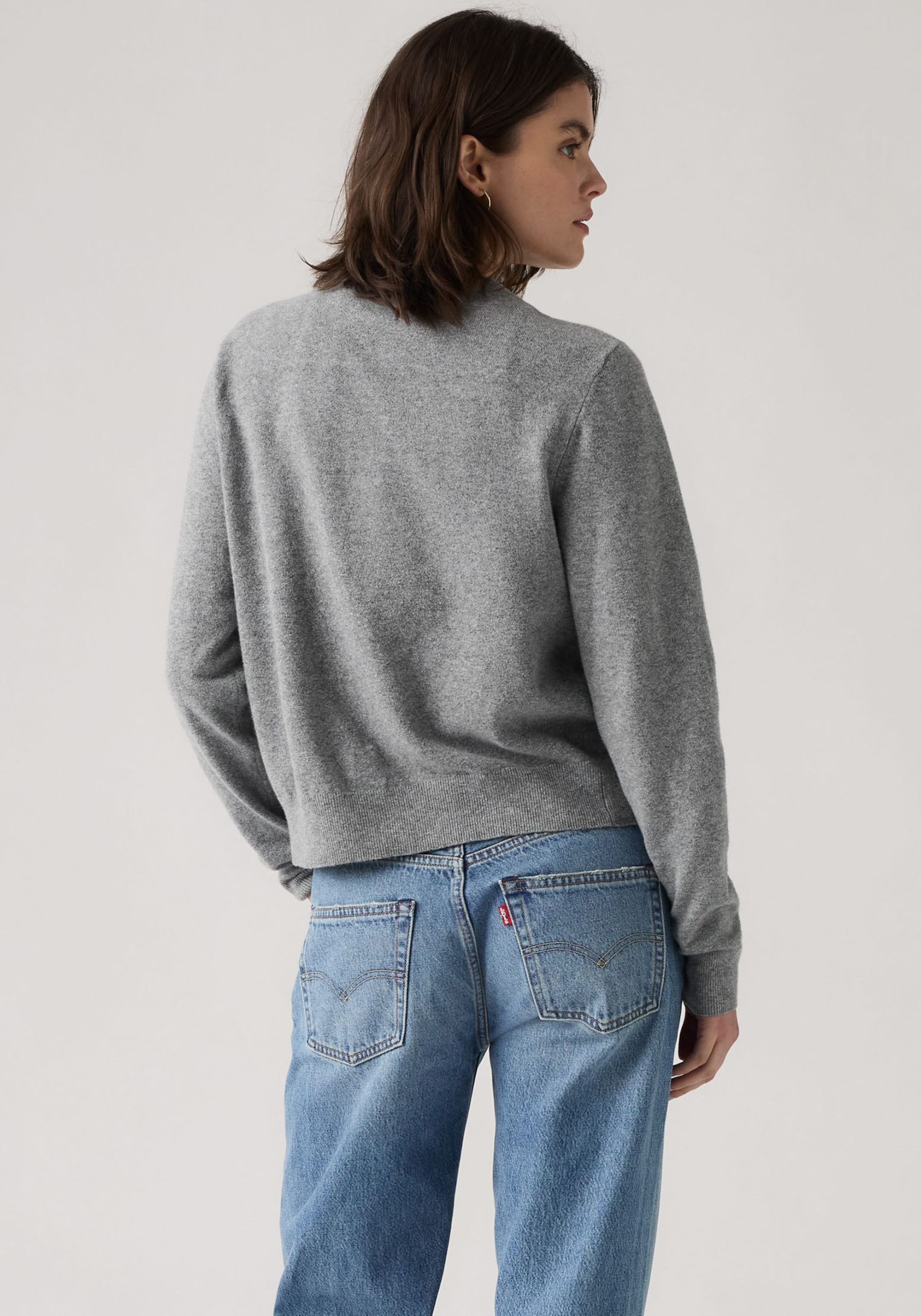 LEVI'S  Вязаный кардиган 'Supersoft Crewneck Cardigan' в сером цвете — фото 4