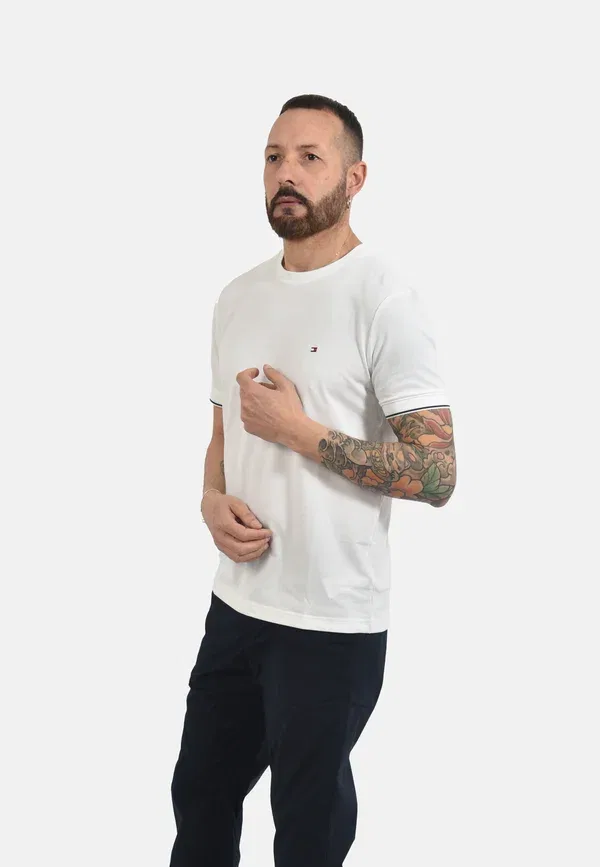 Футболка из хлопка basic t-shirt Tommy Hilfiger, белый