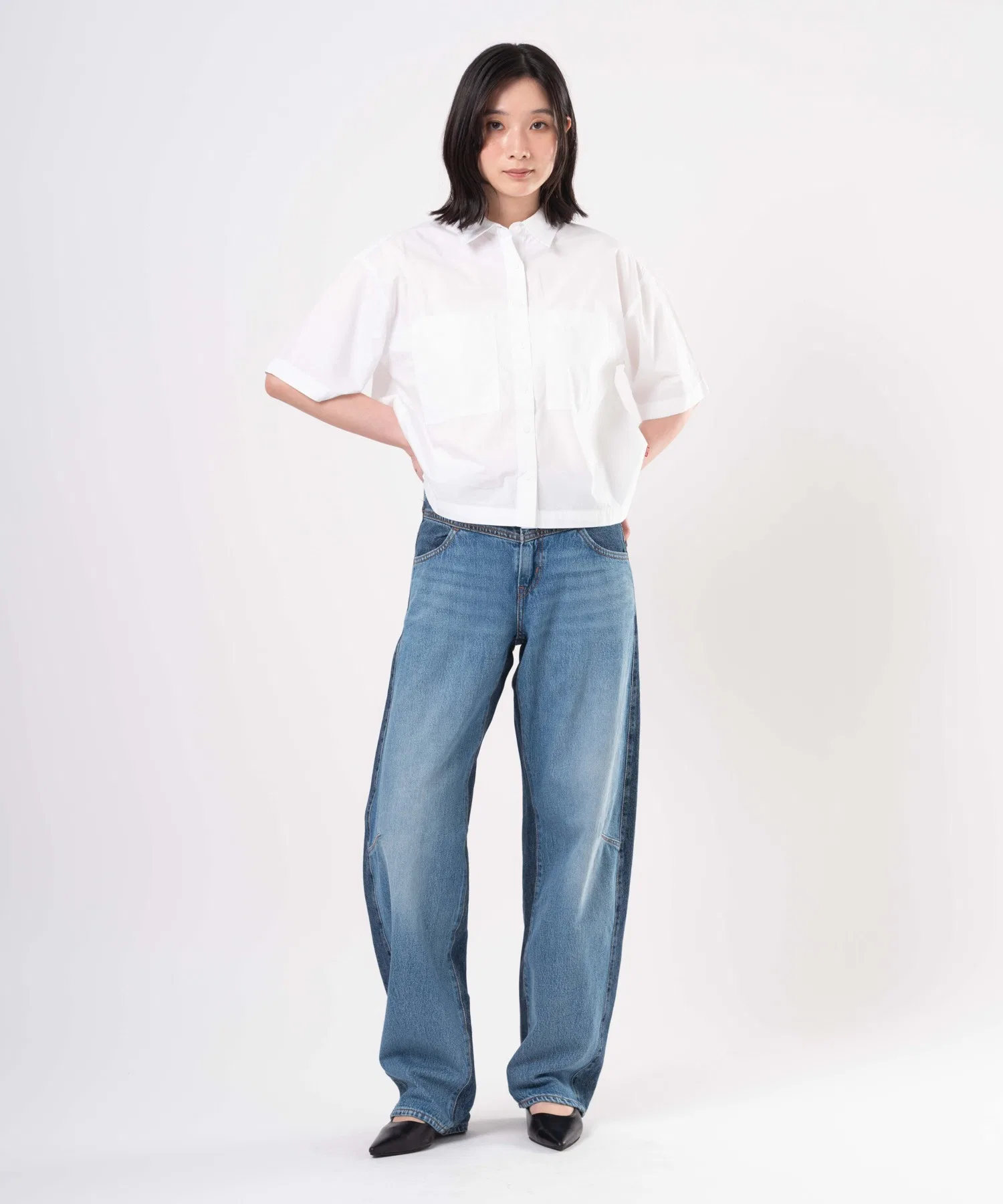 Женская рубашка Levi's HARLIE кроп-топ с коротким рукавом — фото 4