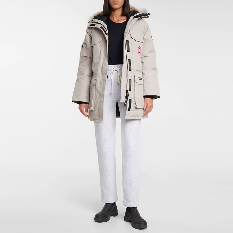Canada Goose Экспедиционная пуховая куртка зимняя женская лайм серая, Lime Gray — фото 4