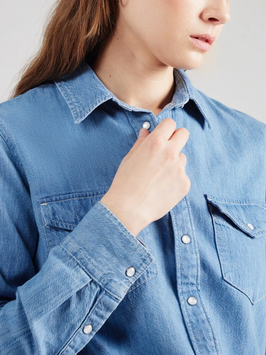 Блузка LEVI'S "Iconic Western Shirt" из синего денима — фото 2