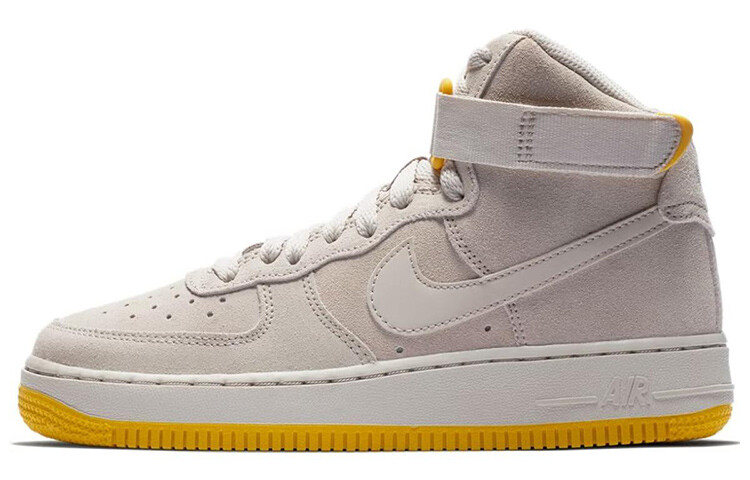 

Кроссовки Nike Air Force 1 High Desert Sand Varsity Maize GS