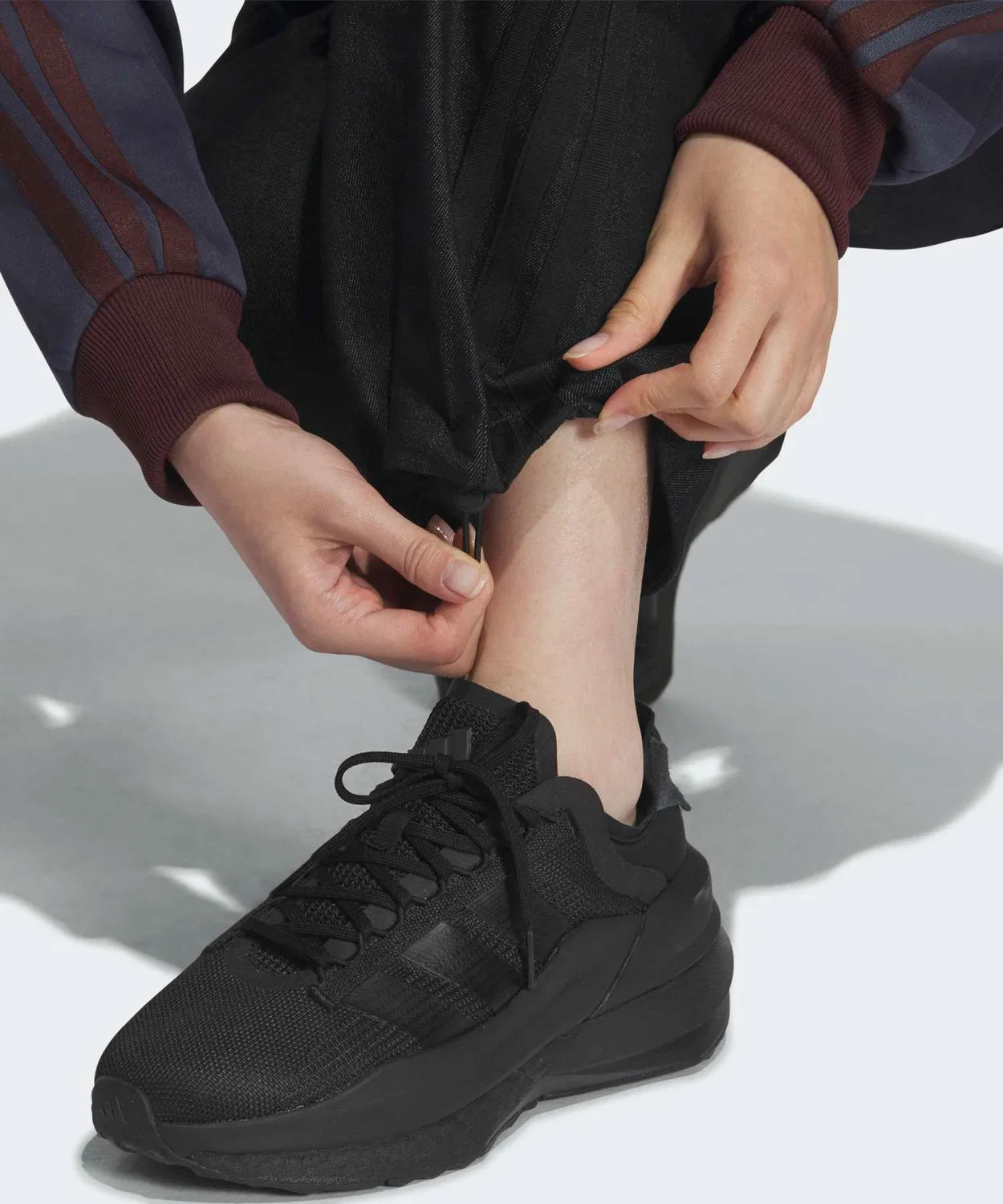 Женские спортивные брюки свободного кроя с тремя полосками, модель STSV, Adidas, Black — фото 4
