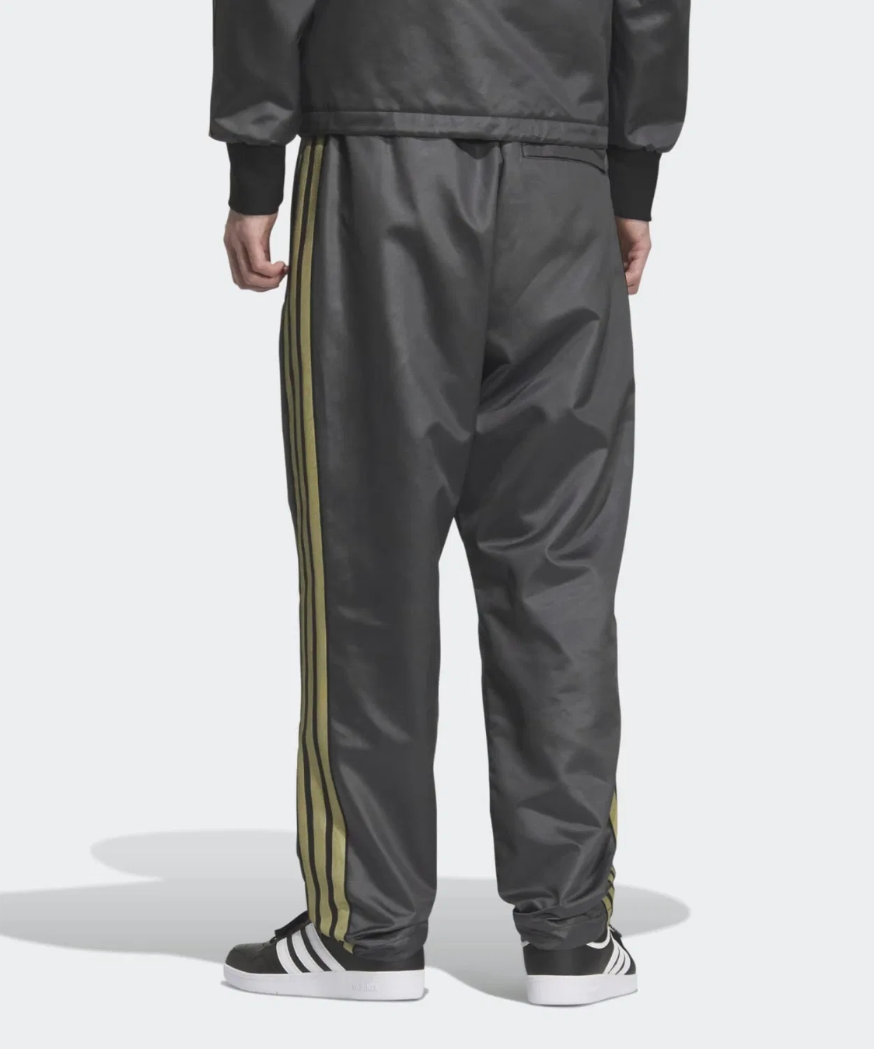 Мужские спортивные штаны с утеплением Climawarm, модель Stadium Gold, Adidas, Black×Gold — фото 2