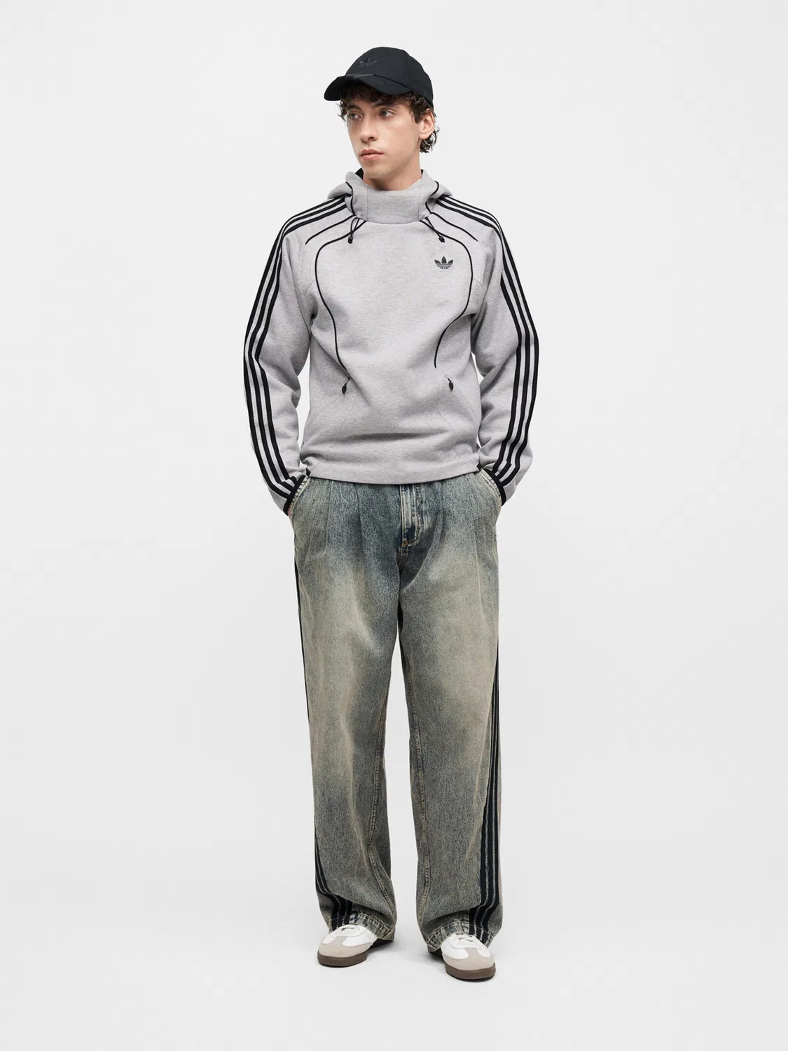 Толстовка Adidas Originals Spacer Teamgeist 26 серого цвета — фото 4