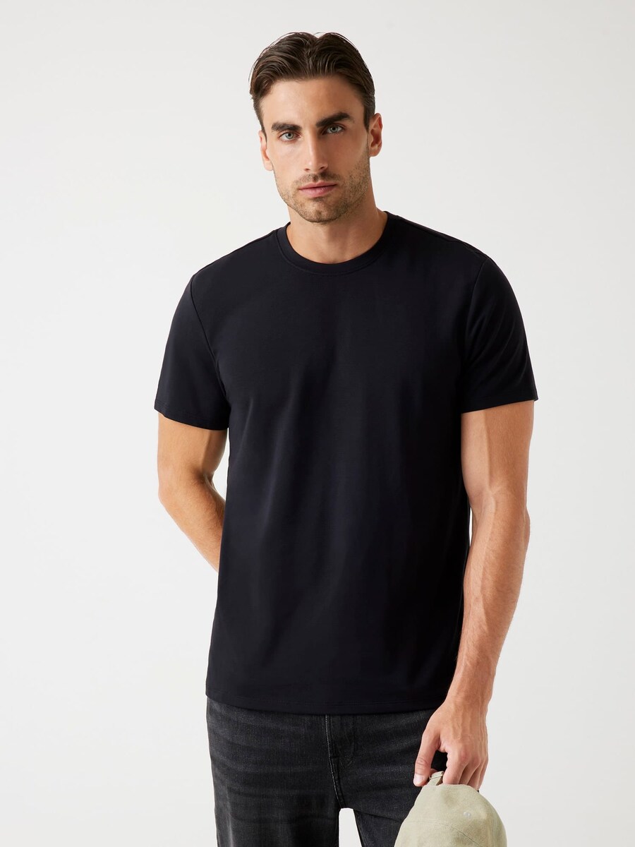 

Свитер GUESS, черный