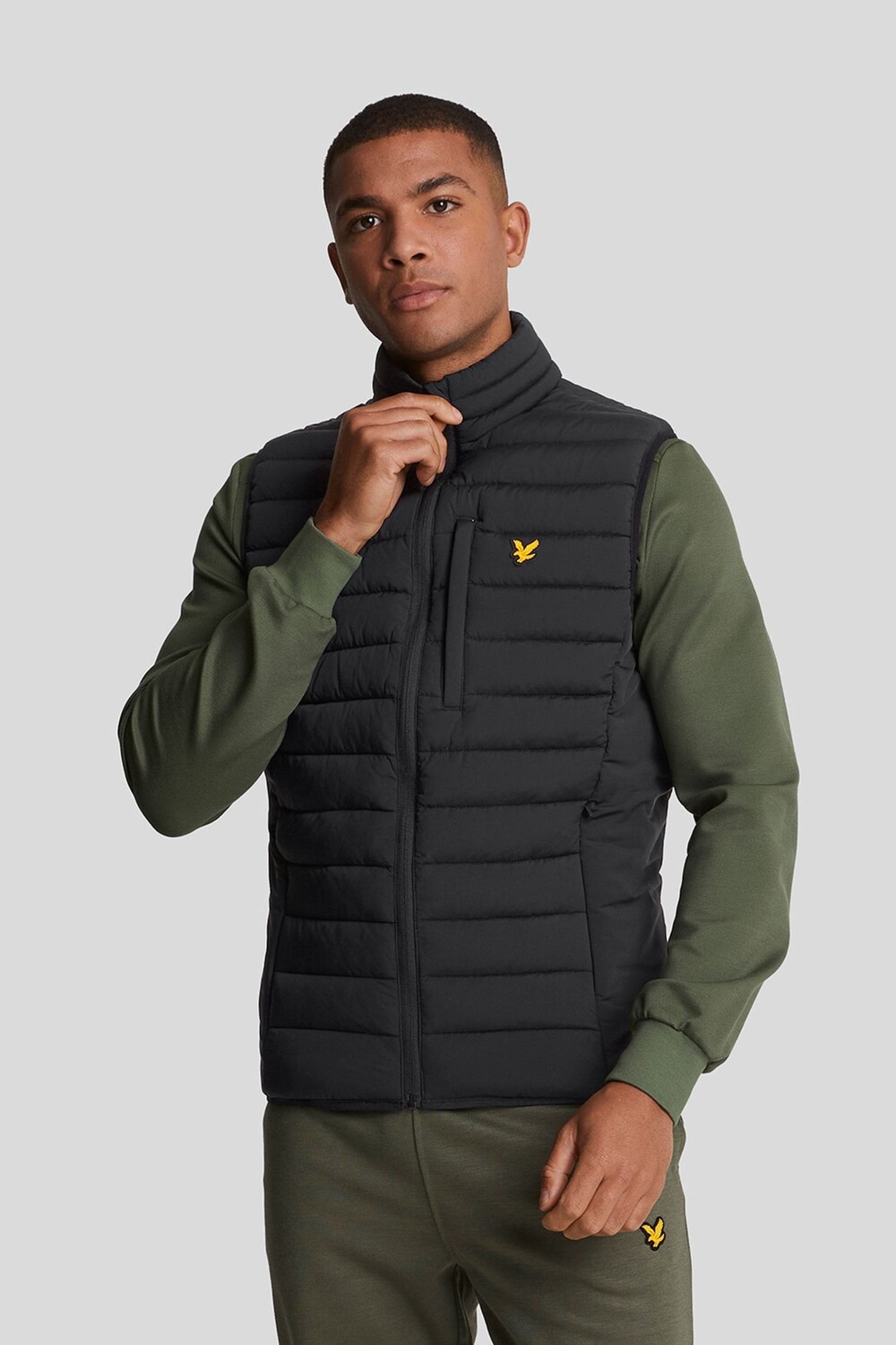 

Легкий стеганый жилет из эластичной ткани Lyle & Scott, черный
