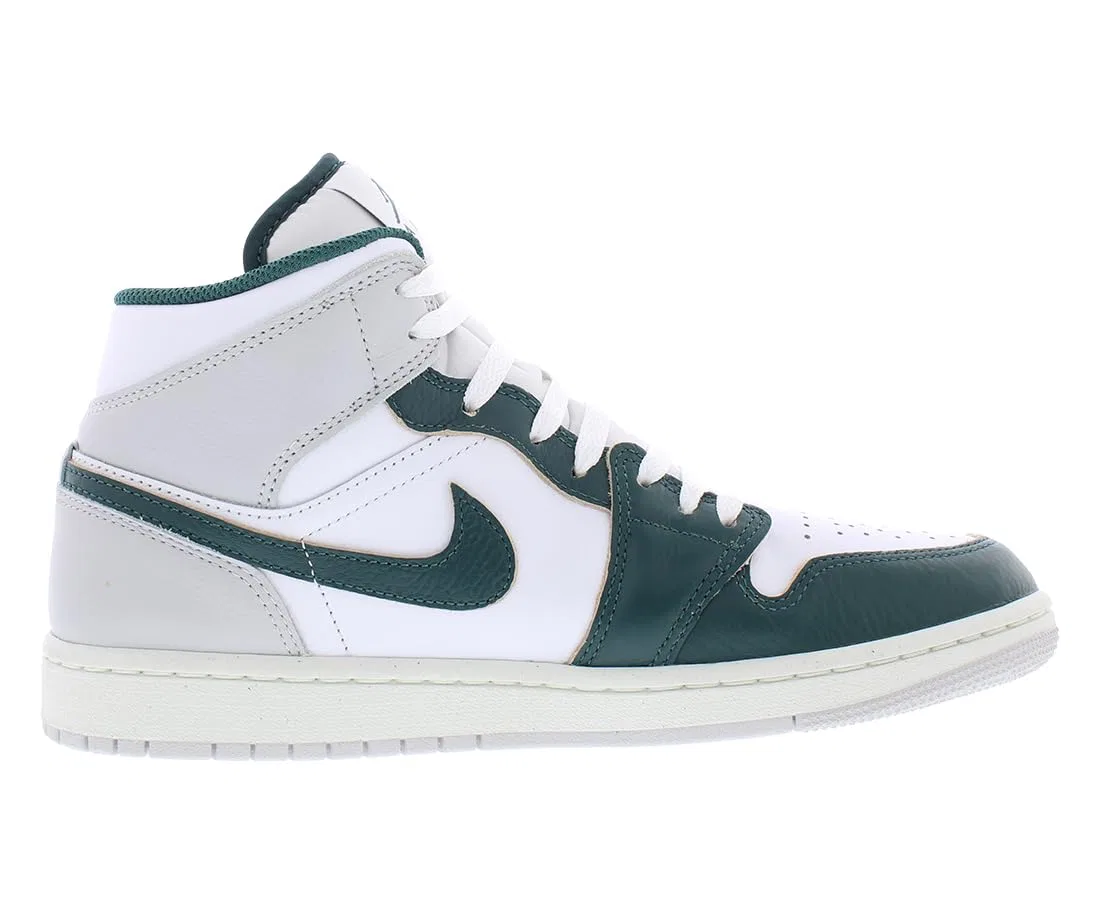 Детское кроссовки для мальчиков с высоким берцем Jordan 1 Mid Se Little Kids' Shoes NIKE, White Sail Grey Neutral Green Oxidized — фото 3