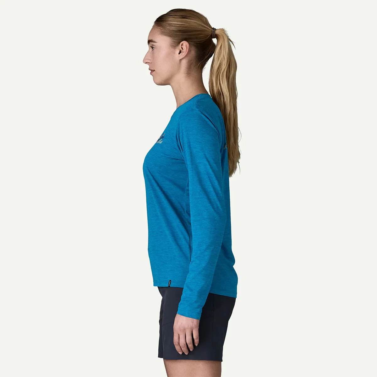 Женская футболка с длинным рукавом Capilene Cool Daily Trailcheck Long-Sleeve Shirt Patagonia, Aquatic Blue/Light Aquatic Blue X-Dye — фото 3