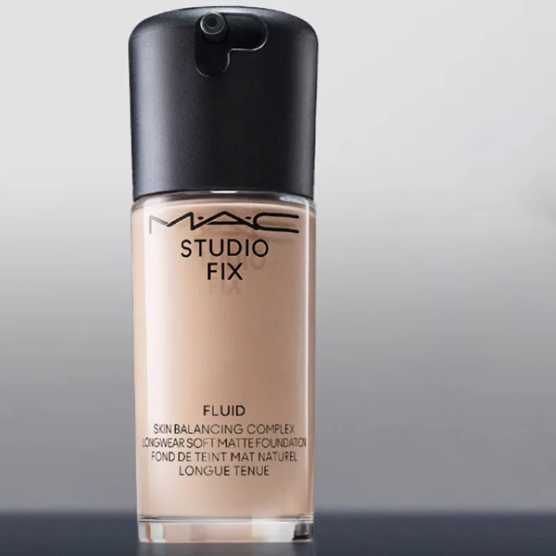 Женский набор косметики Infinite Liquid Foundation #NW11 и Matte Lipstick #834, MAC, Fair-Skinned/Black — фото 4