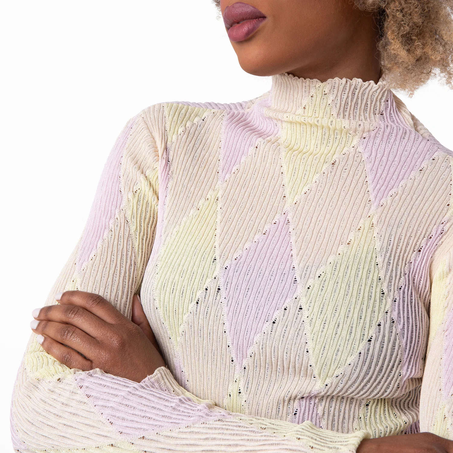 Свитер с высоким воротником и ромбовидным узором Argyle Cotton Silk Turtleneck Sweater Burberry, Cameo Ip Pattern — фото 2