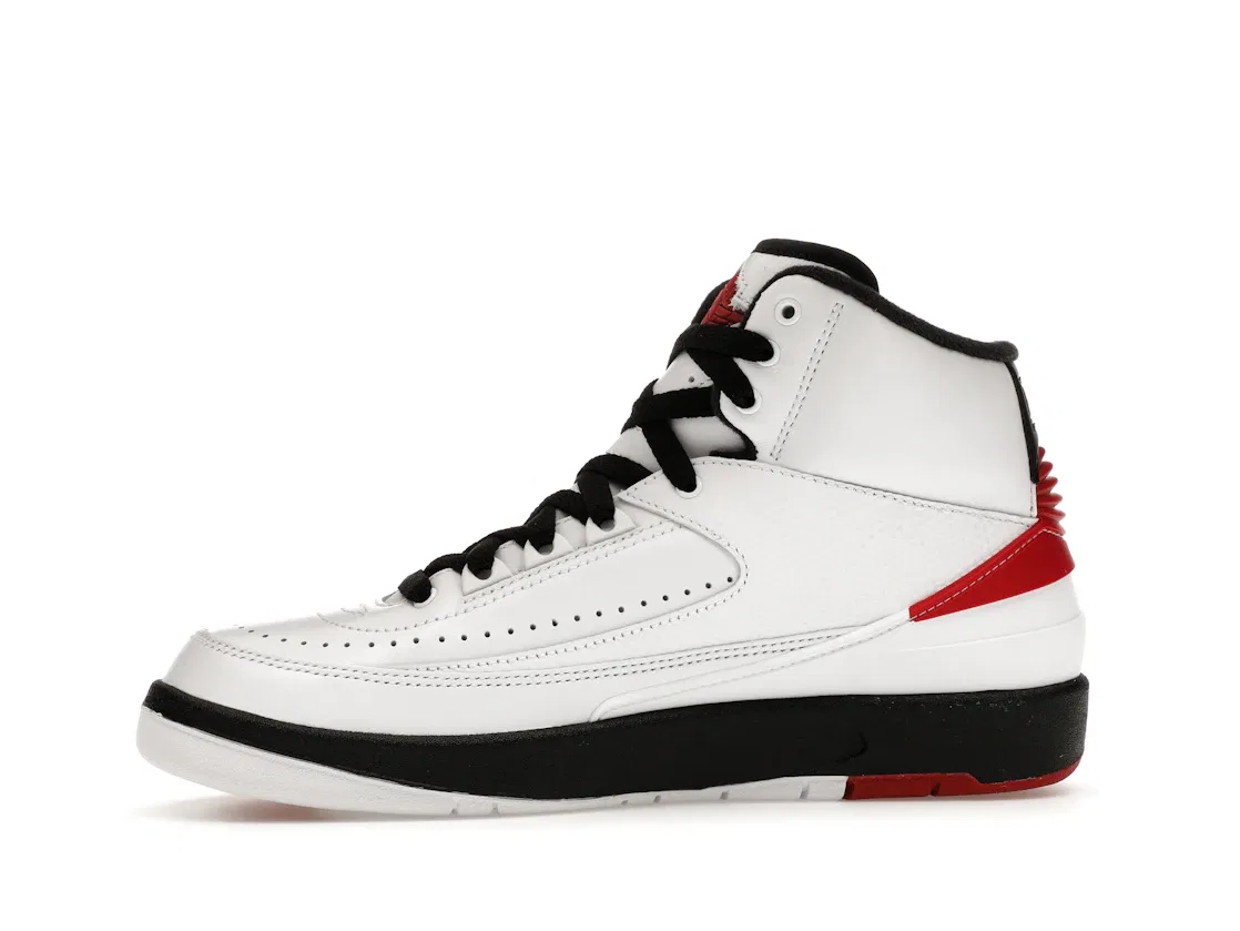 Детские кроссовки для мальчиков с принтом Jordan 2 Retro OG Jordan, White/Varsity Red/Black — фото 3
