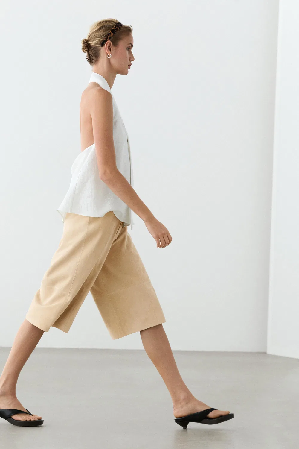 Шорты-бермуды Massimo Dutti Long Suede Leather, бежевый — фото 4