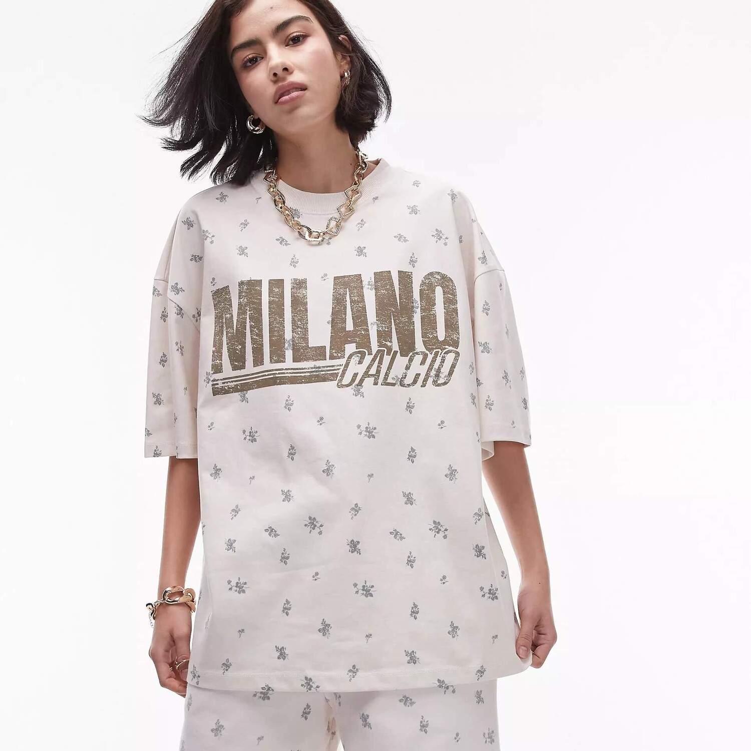 

Футболка Topshop Oversize Floral Pattern Milano Lettering, светло-бежевый