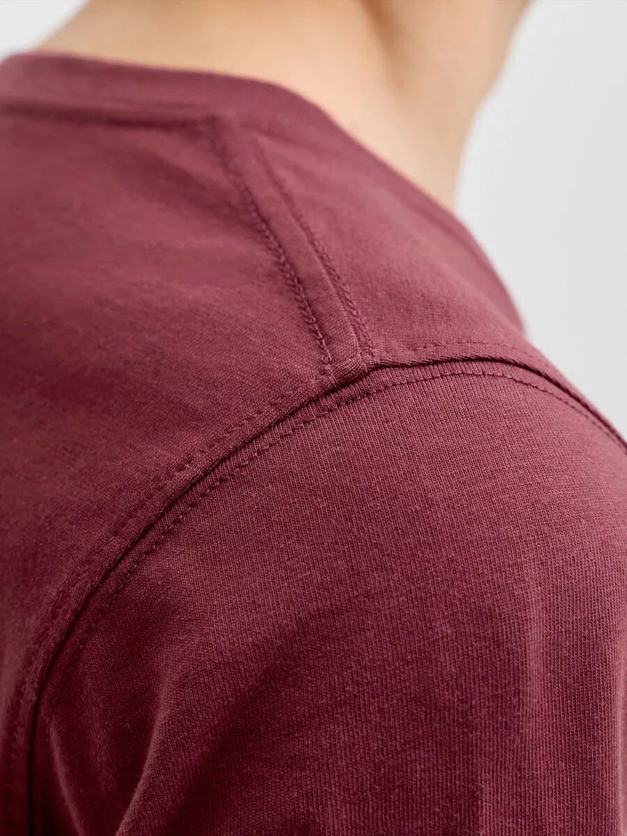 Детская футболка Jack & Jones Junior 'JORFREDERIKSBERG' красного цвета — фото 2