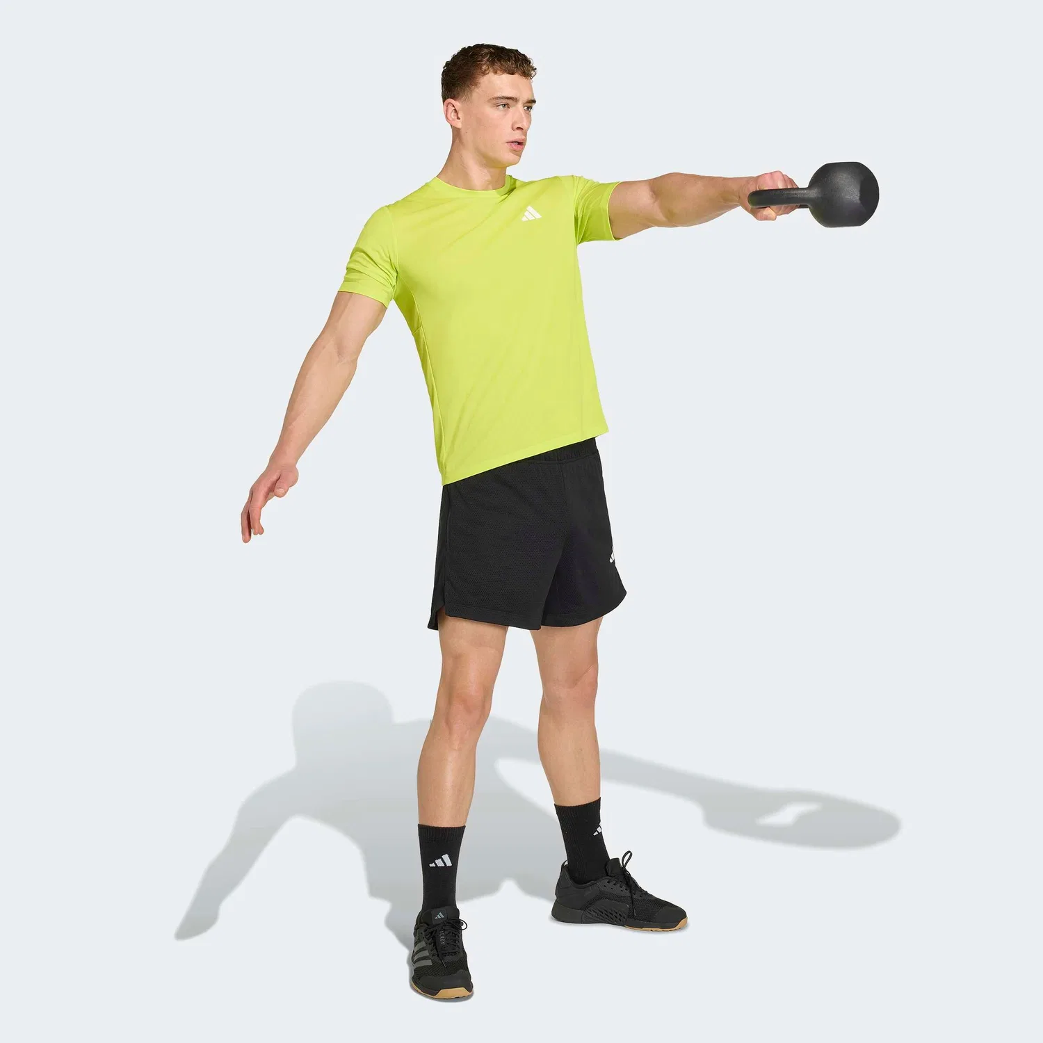 Футболка Adidas Performance WE желтого цвета — фото 4