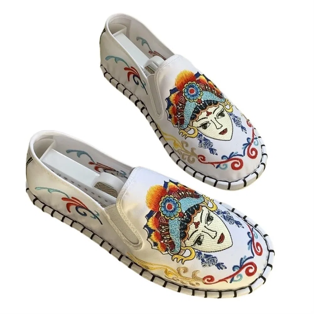 Детские туфли с вышивкой GHAKKE, White 04