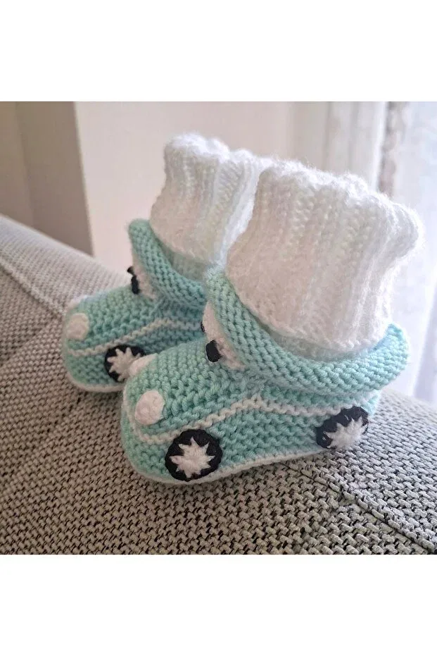Детские пинетки для новорожденных вязаные с рисунком Hand knitted unisex baby booties with car figure Minohouse, Green — фото 2
