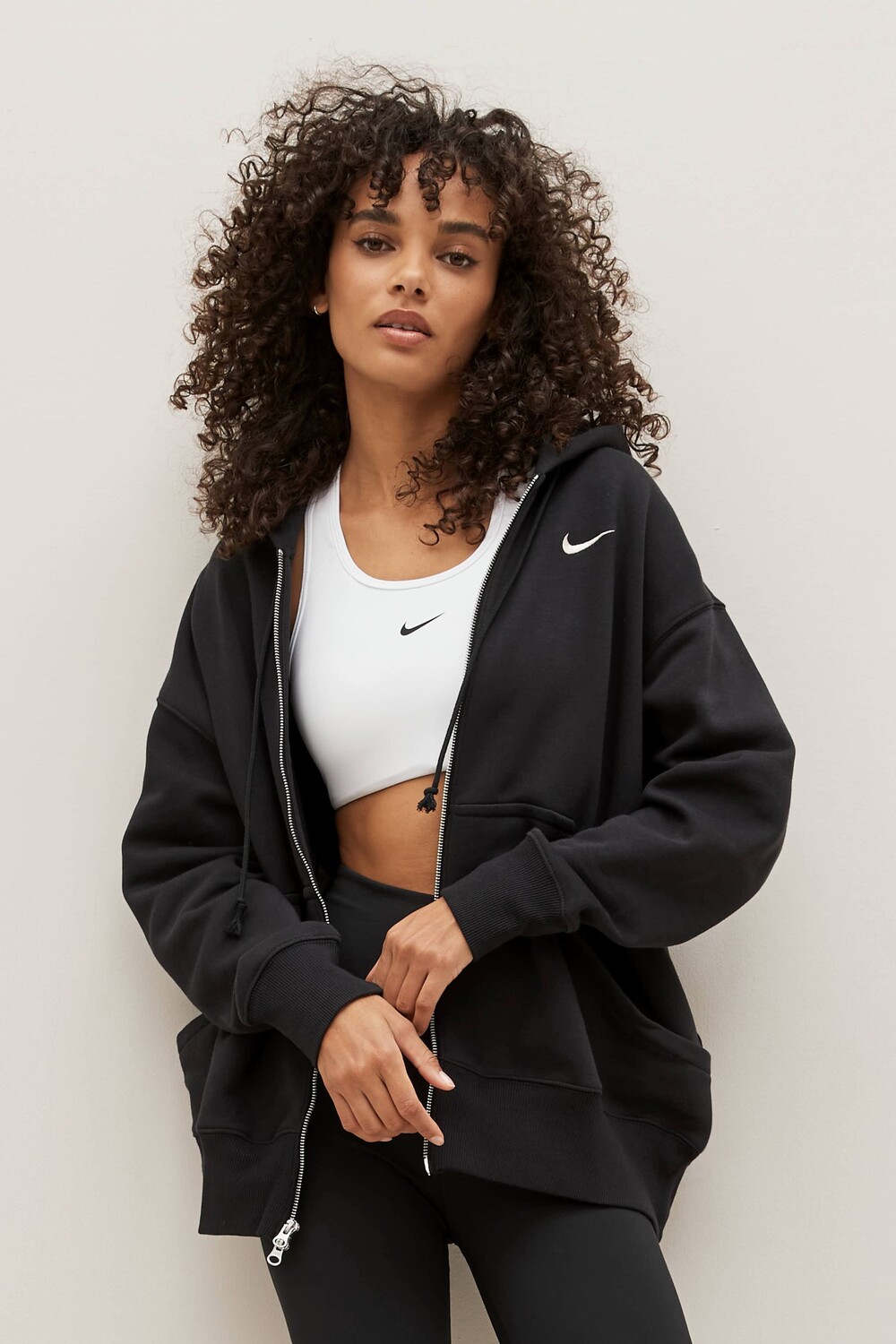 

Толстовка с небольшим логотипом и застежкой-молнией Nike, черный