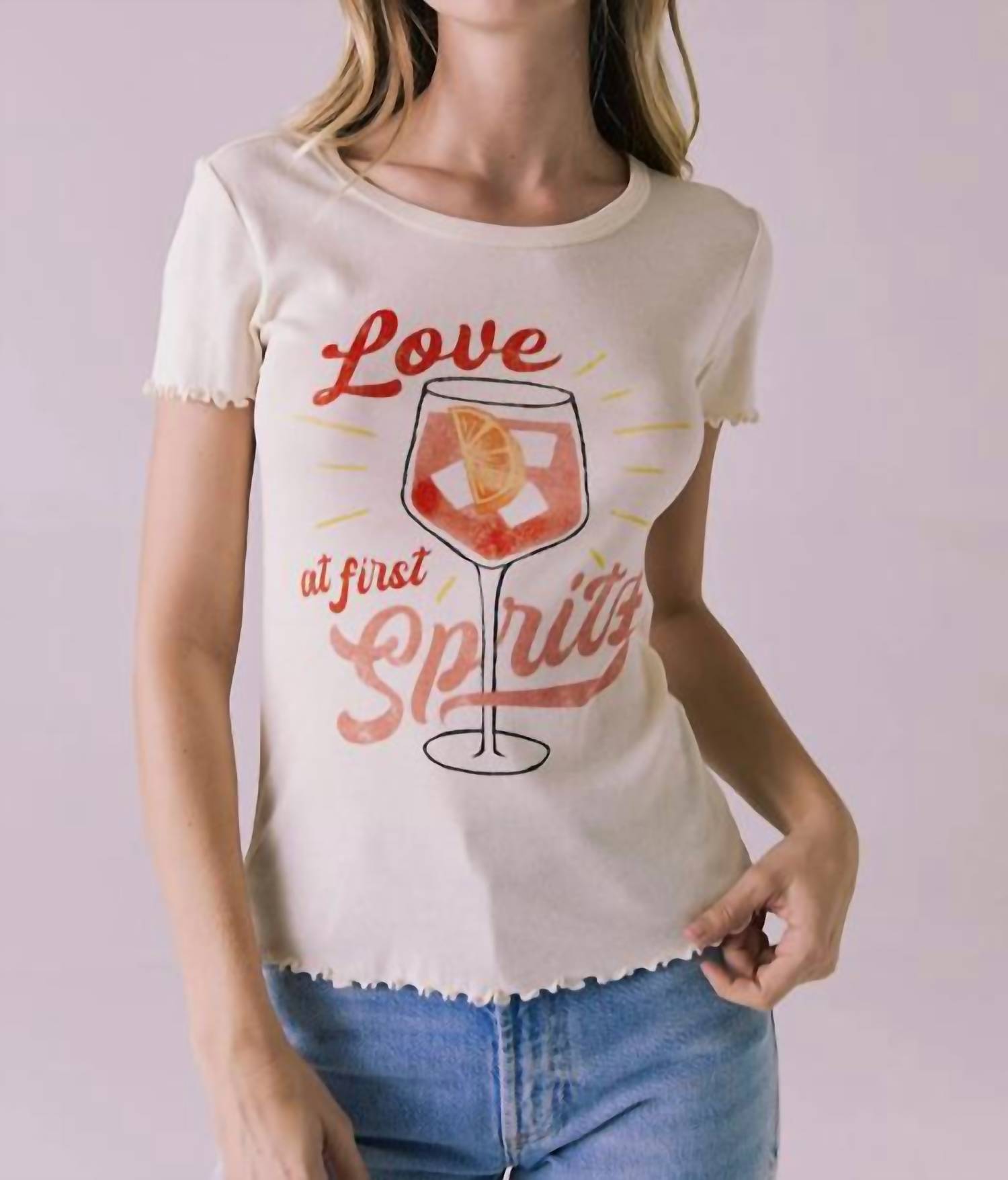 

Футболка Love At First Spritz в звездном белом Chaser