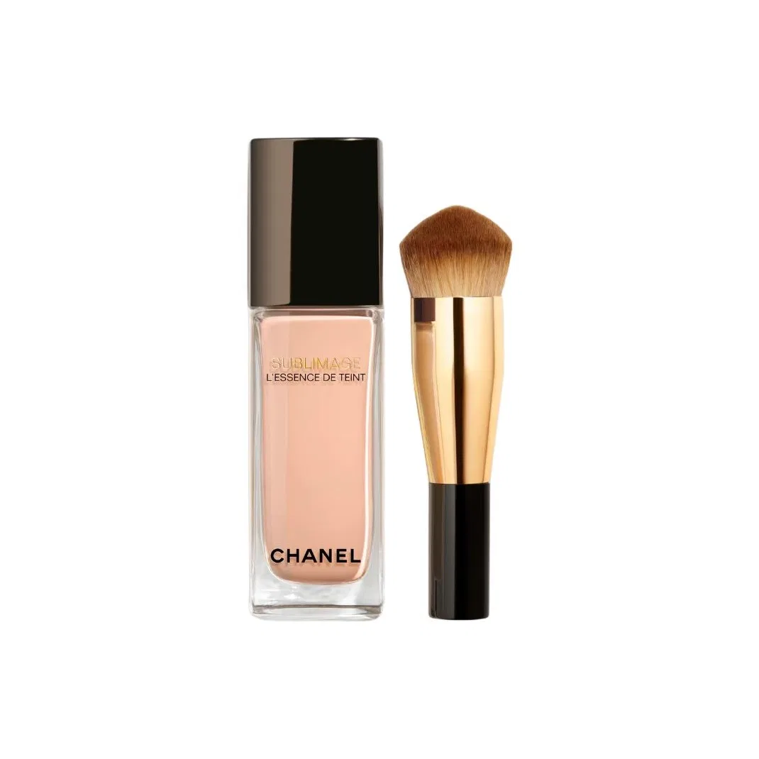Женская тональная основа с кистью, модель Golden Brick Pink, CHANEL, BR12