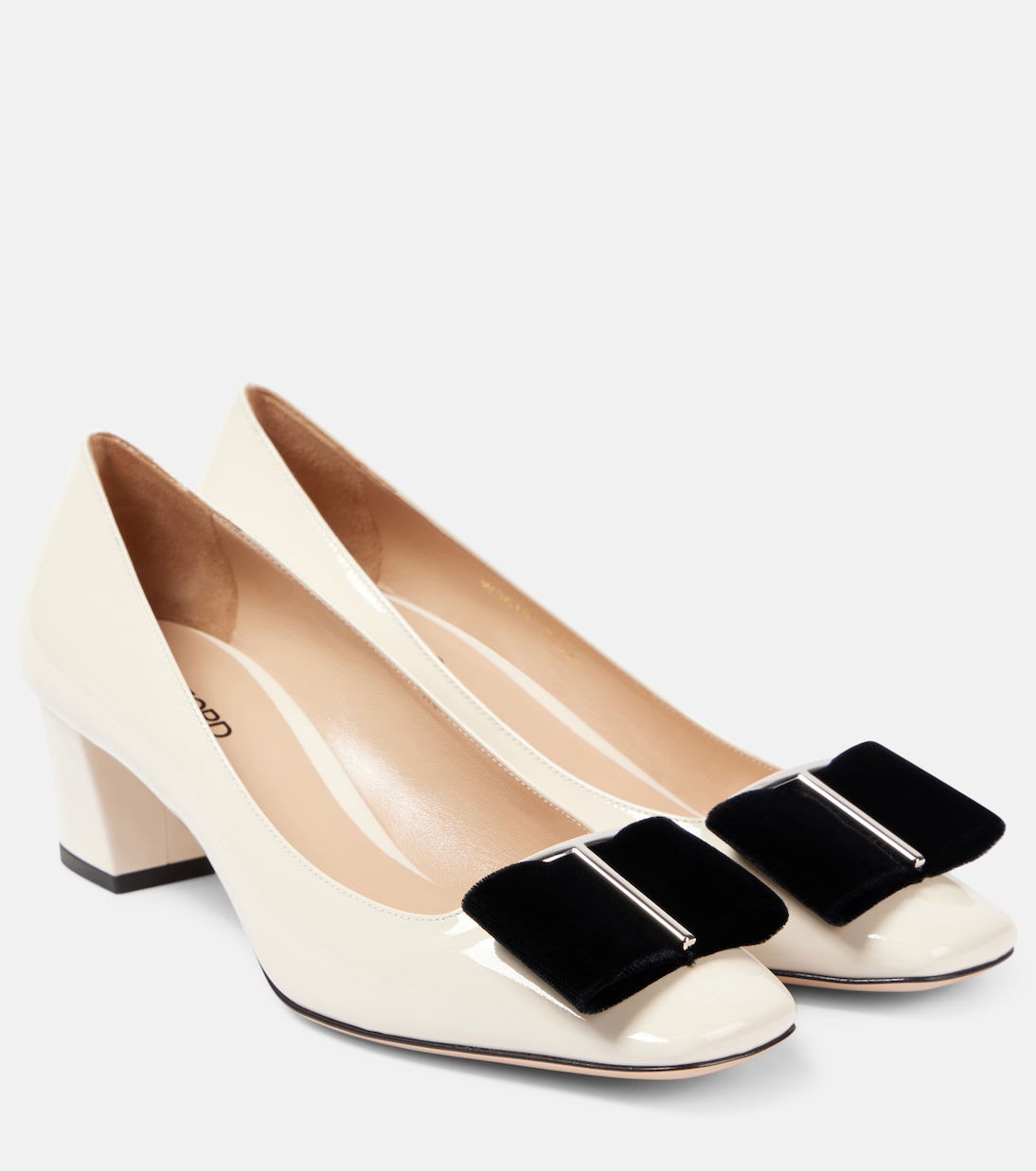 Туфли-лодочки из лакированной кожи Audrey 55 с бантом Tom Ford, Milk + Black