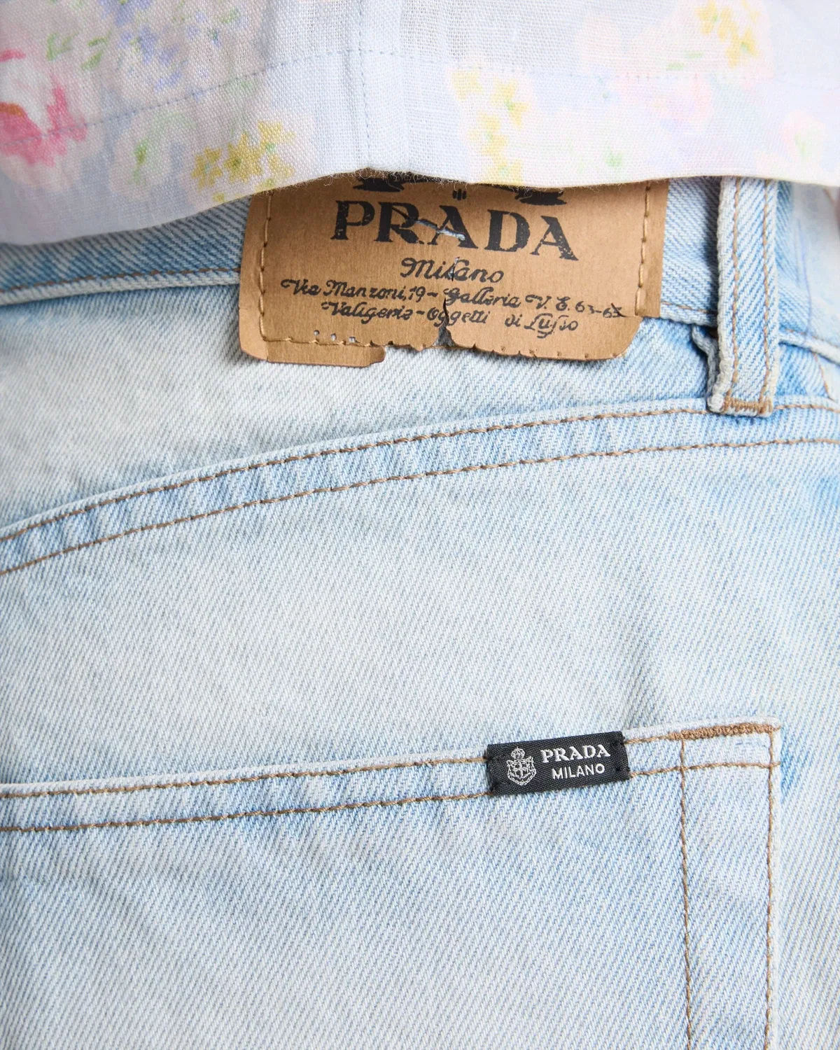 Джинсовые шорты с обесцвеченной обработкой Prada, голубой — фото 3