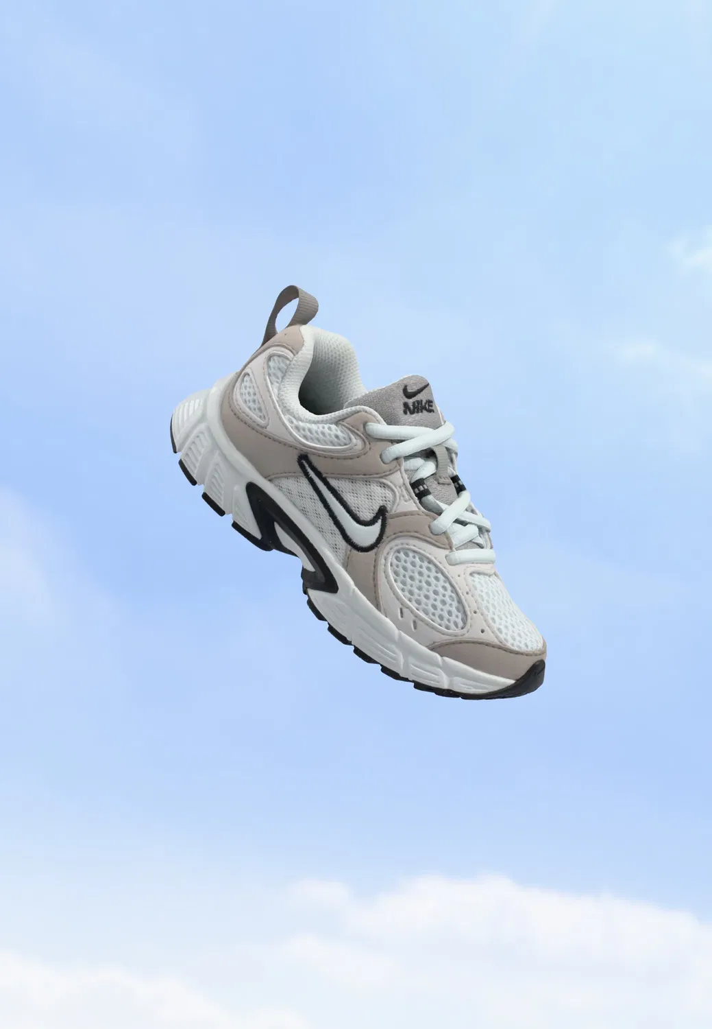 V5 rnr lace унисекс - кроссовки Nike Sportswear, Off White/College Grey/Grey Fog/Vast Grey/Black