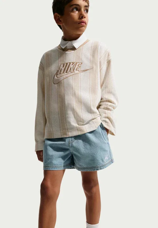 Джинсовые шорты Nike Sportswear, светло-синий — фото 2