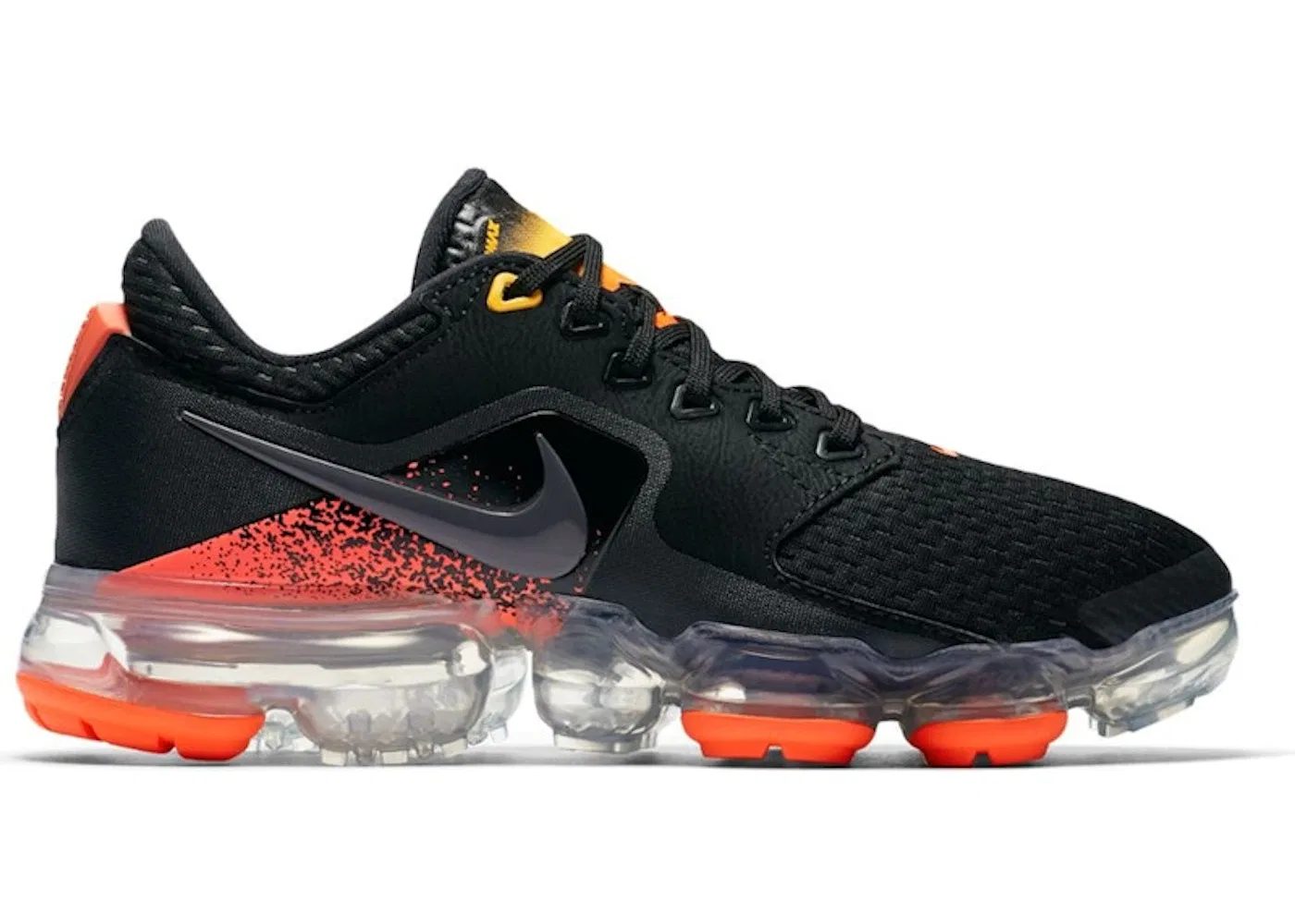Детские кроссовки с дышащим верхом Nike Air VaporMax CS Nike, Black/Metallic Silver-Total Crimson-Dark Grey