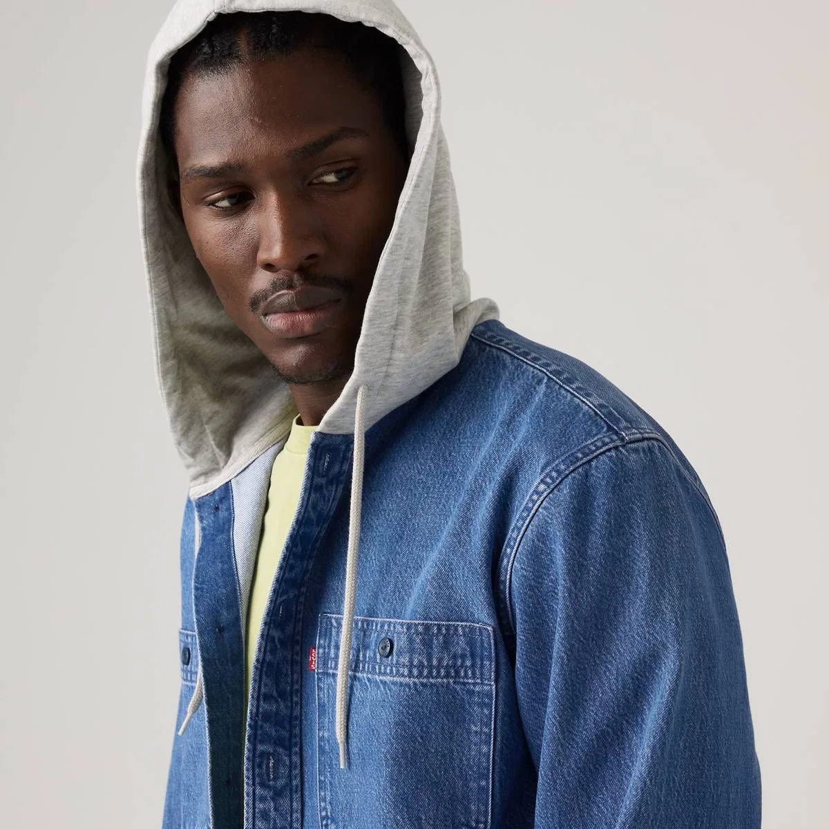 Классическая повседневная джинсовая рабочая толстовка с капюшоном Levi's, Rei Mid Wash - Medium Wash — фото 2