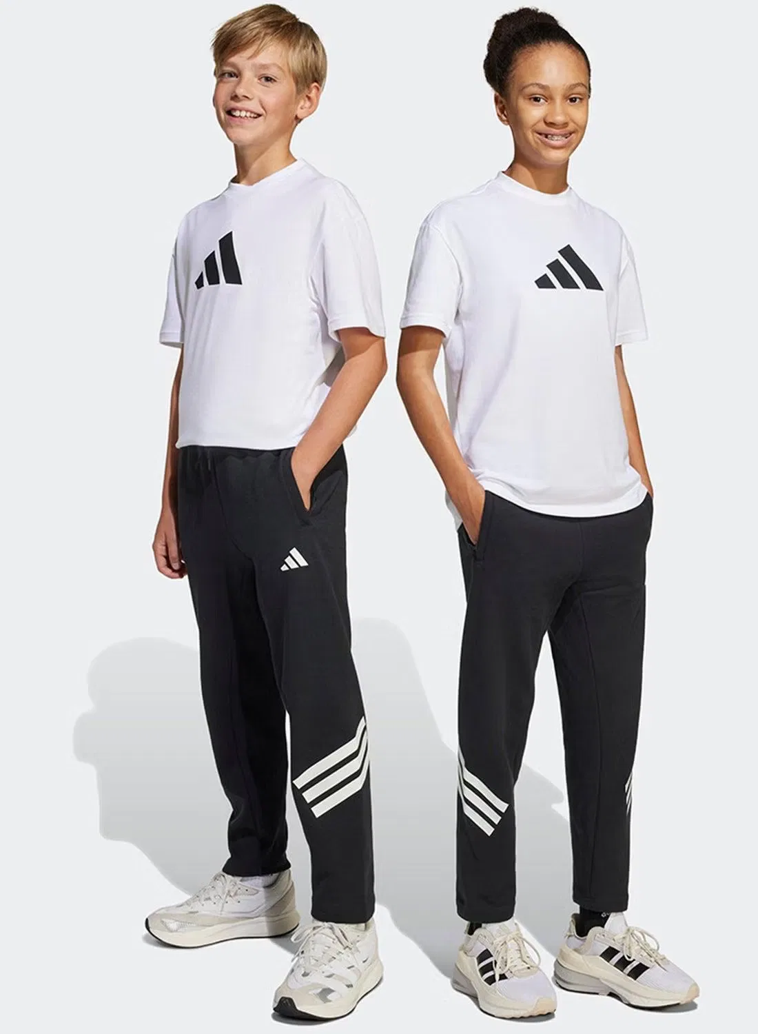 Брюки с контрастными лентами Future Icons 3-Stripes Adidas, черный