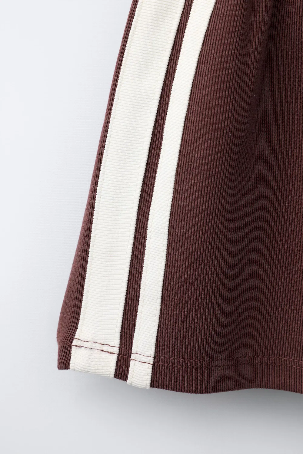 Бермудские шорты с контрастными боковыми полосами ZARA, Burgundy — фото 4