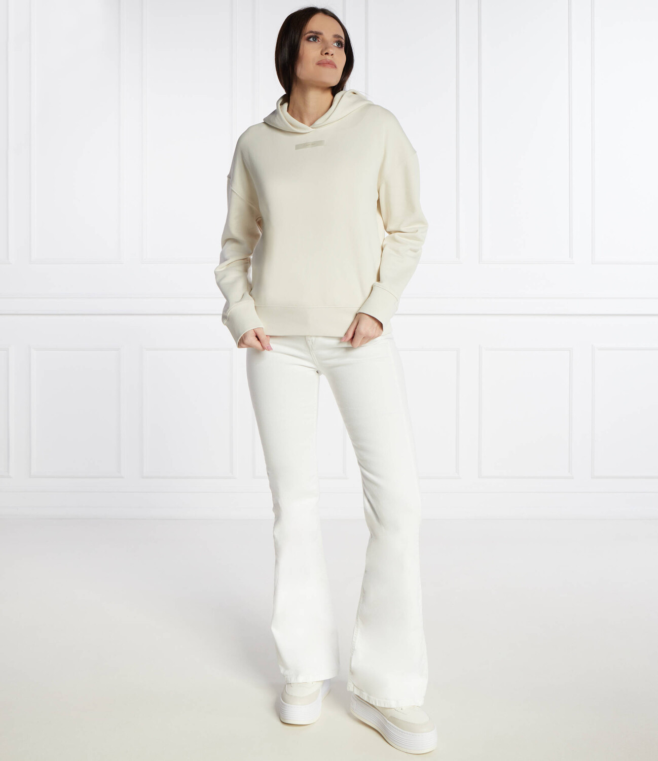 Толстовка Calvin Klein Regular Fit, экрю — фото 2