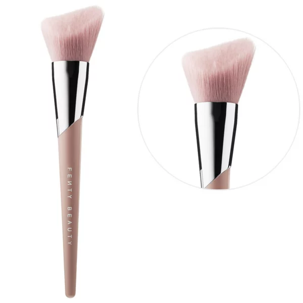Кисть для нанесения бронзатора, облегающая щеки 190 Fenty Beauty By Rihanna