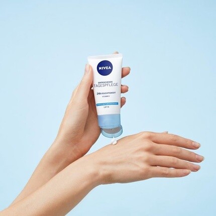 

Essentials Увлажняющий крем для нормальной и комбинированной кожи SPF 15 - 50 мл Nivea