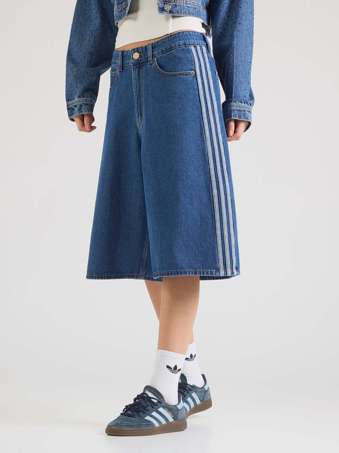 Adidas Originals Свободные джинсовые шорты 'FIREBIRD' в цвете Dusty Blue, Blue Denim — фото 3