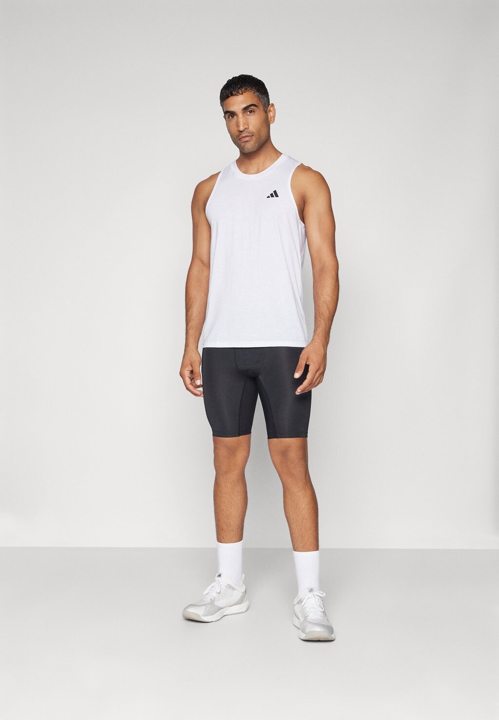 

Леггинсы Techfit Short adidas Performance, черные