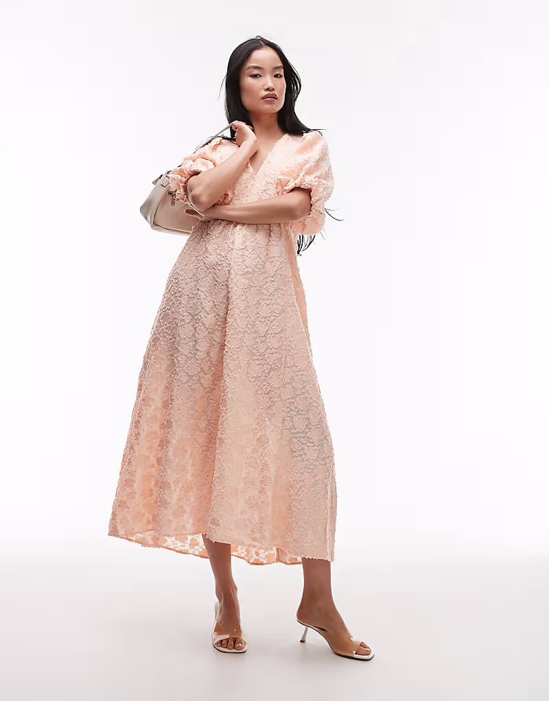 

& Other Stories Платье макси из прозрачного жаккарда 3D с объемными рукавами светло-оранжевого цвета