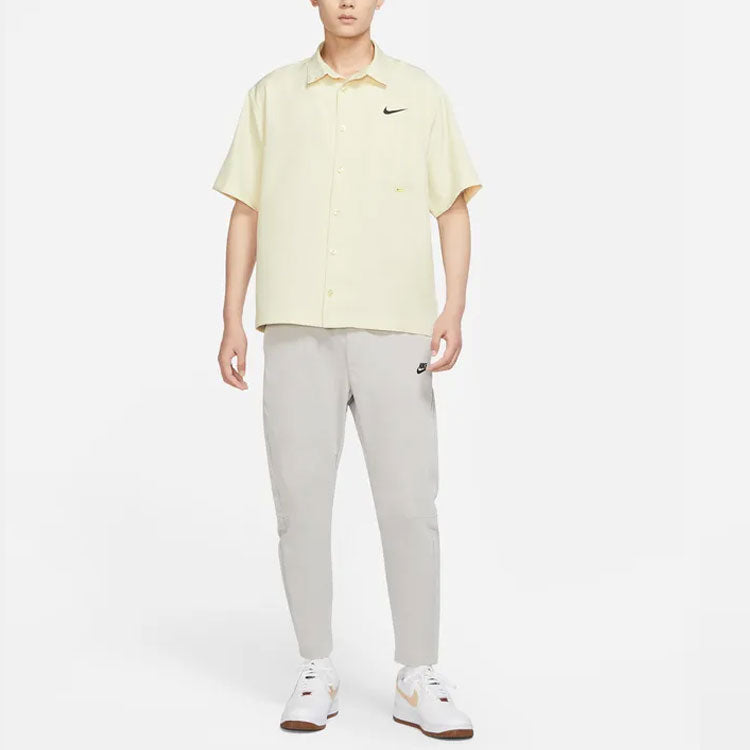 Мужская однобортная рубашка Nike Sportswear с логотипом, короткий рукав, салатовый цвет — фото 3