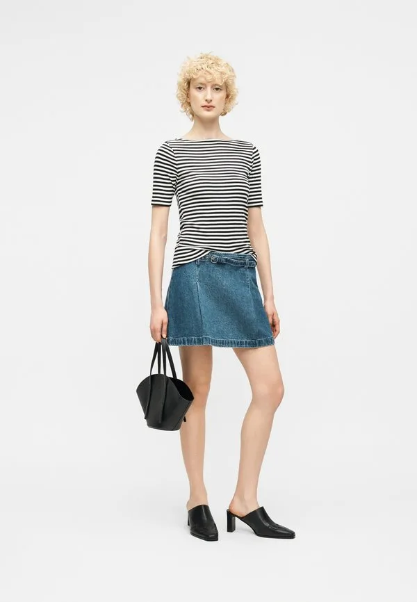 Современная футболка с принтом лодки Gap, Black — фото 2